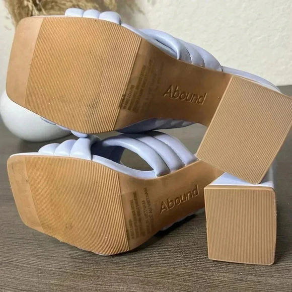 Abound Pearl Cross Band Block Heeled Sandals - Picture 8 of 14